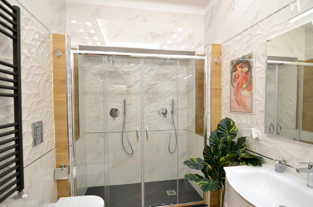 Caserta Deluxe Bis Exterior foto